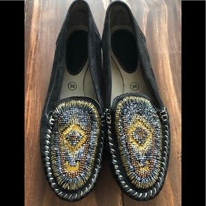 ASPIGA *like new* Women’s beaded nubuck flats 6/36